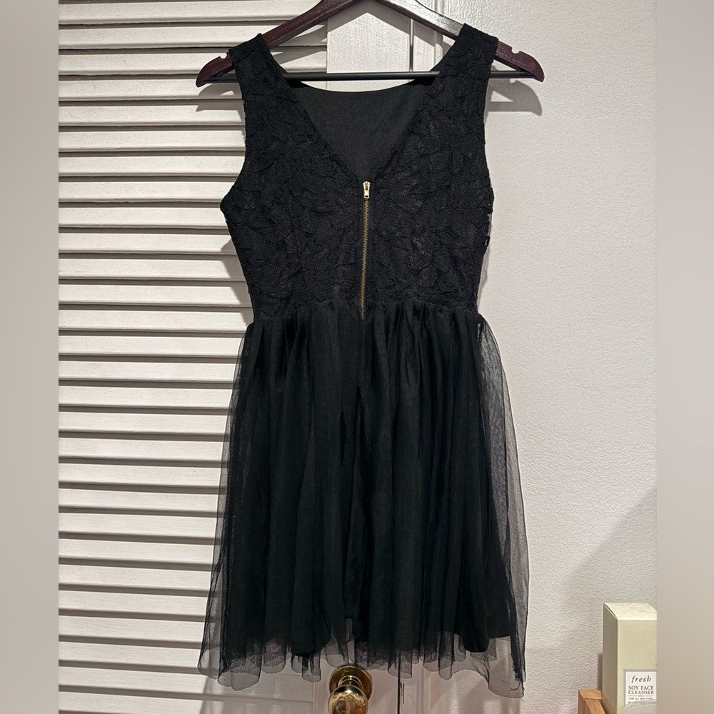 Black lace dress
